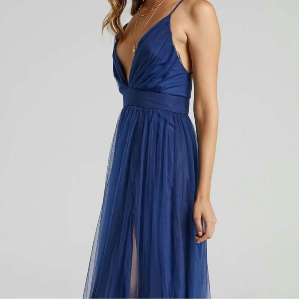 NWT BLUE SHOWPO DRESS - Picture 3 of 7